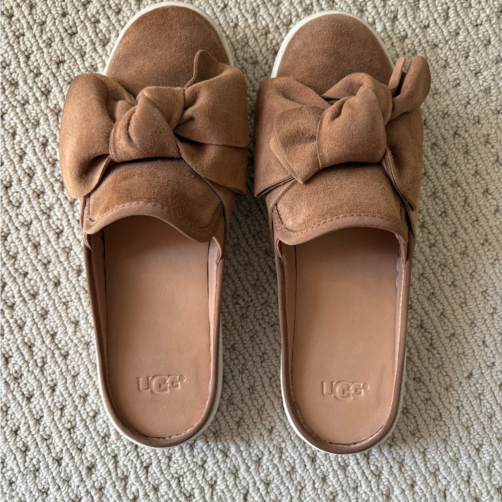 UGG Women’s Chestnut Suede Bow Mules